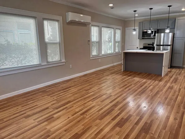 1810 E 2nd St, Long Beach, CA 90802