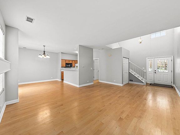 3rd image of 2727 McClennan Ct