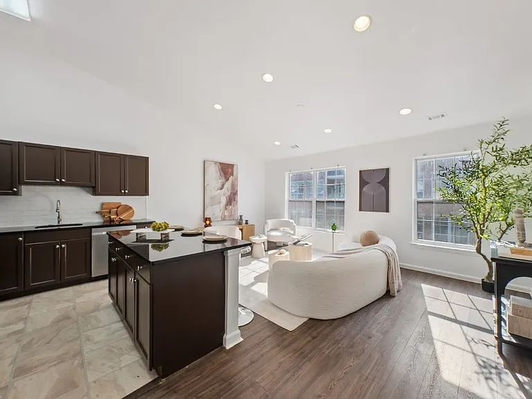 3 Soho Dr #108 — Photo 2