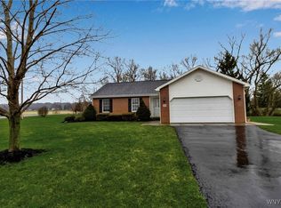 2196 Florence Dr, Ransomville, NY 14131