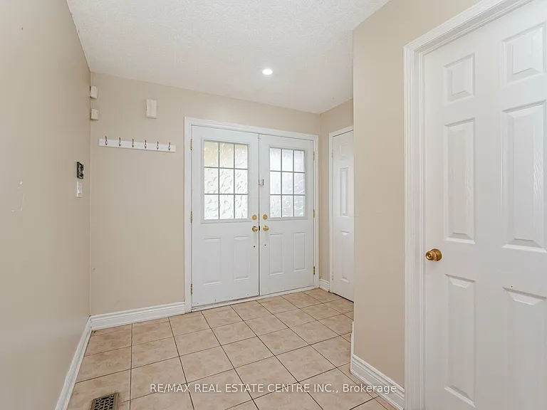 102 Charcoal Way — Photo 4