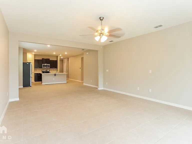 10925 Haws Ln — Photo 8