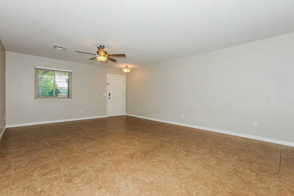 4 bed, 2.0 bath, 1762 sqft, $2,415 — Photo 3