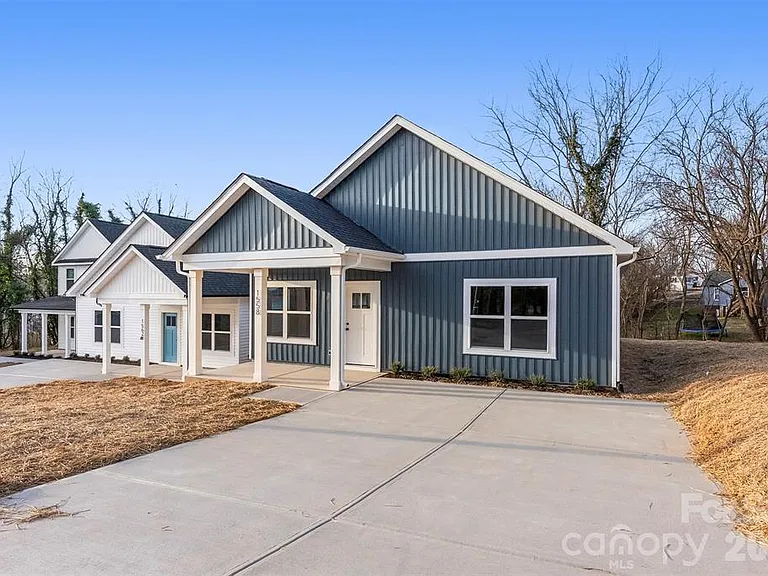 1558 7th Avenue Dr SW — Photo 3