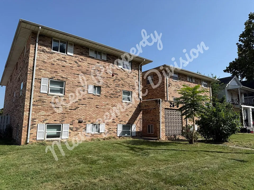 128 N Walnut St #10