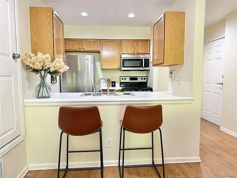 444 S Kittredge St — Photo 3