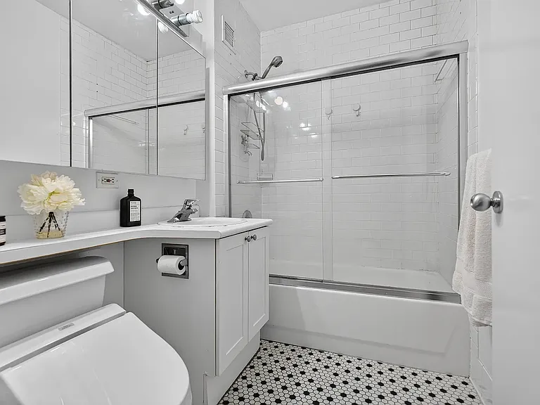 88 Greenwich St #403 — Photo 7