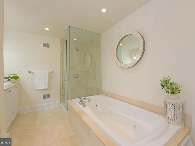 720 Potomac St — Photo 23