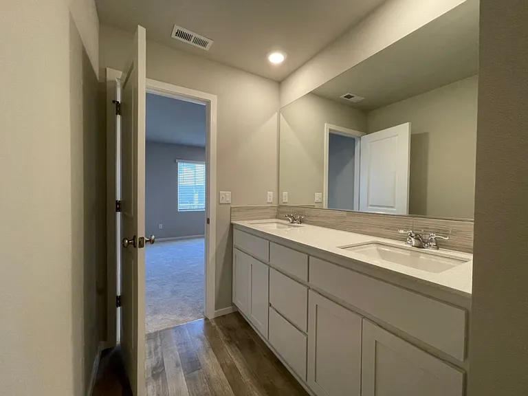 15668 NW Linder St — Photo 18