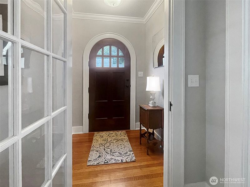 2nd image of 912 N Division Street