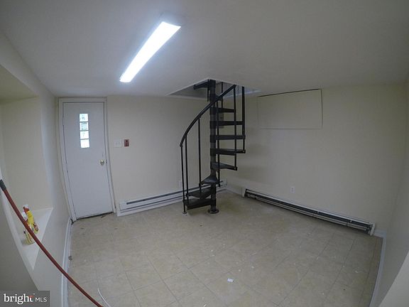 4th image of 1626 Lindley Ave APT 4