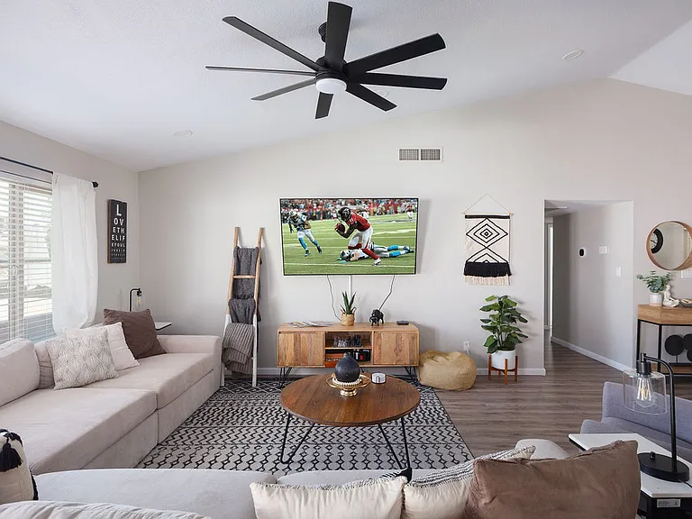 6839 E Kelton Ln — Photo 9