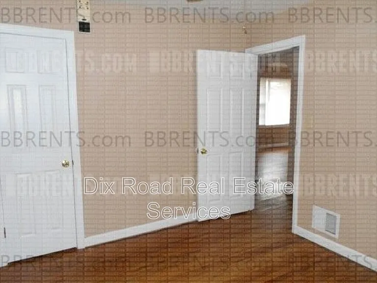 21 Red Bud Ln — Photo 7