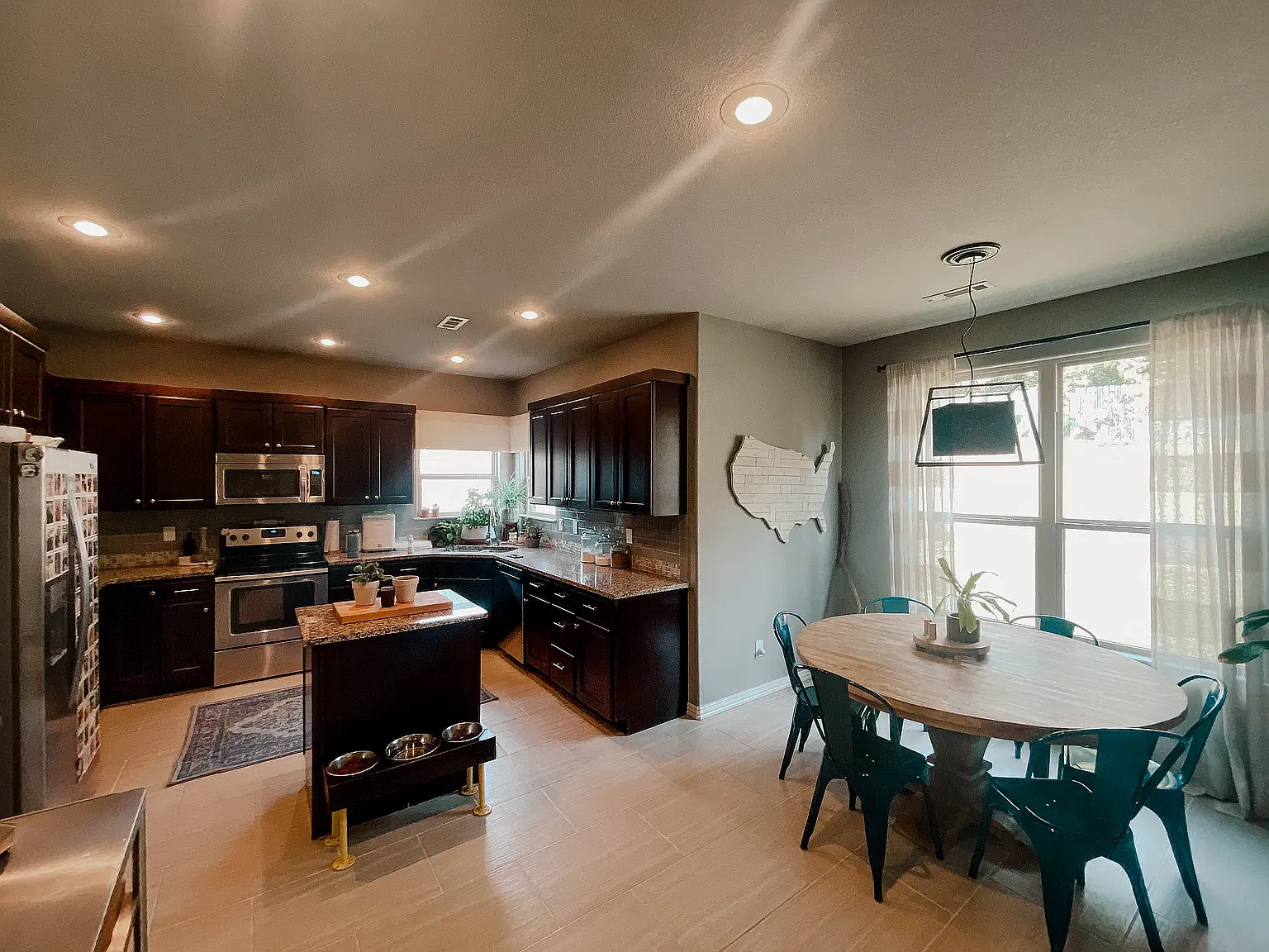 4 bed, 1975 sqft, $2,500 — Photo 4