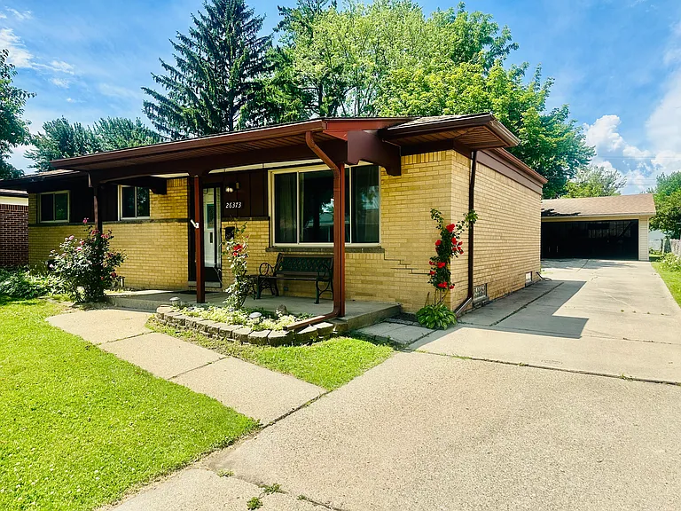 26373 Curie Ave — Photo 2
