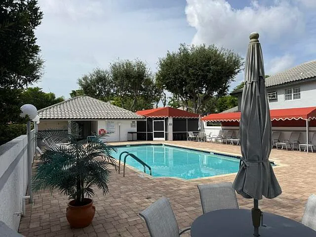 11563 Briarwood Cir #4 — Photo 20