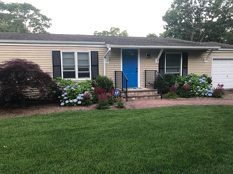 30 Tulip Ave — Photo 25