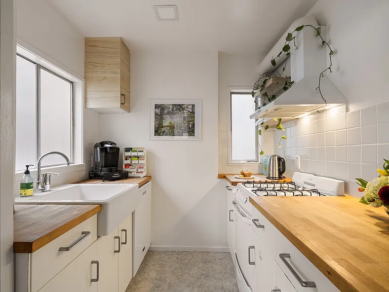 1023 Broadway #A — Photo 11