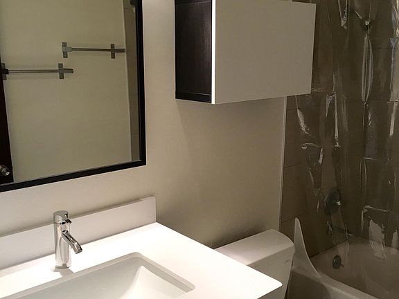 5th image of 1314 43rd Ave APT 4A