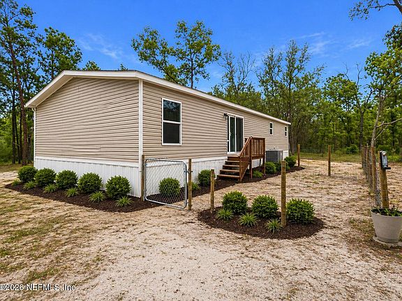 4th image of 121 JANET Drive