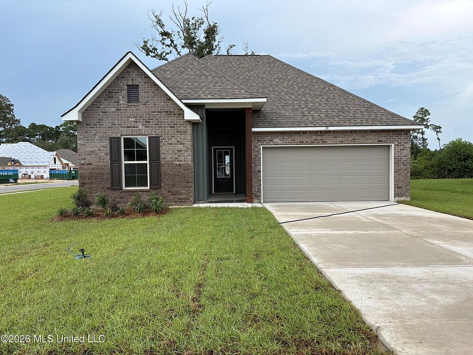 1st image of 19 Red Oak Dr