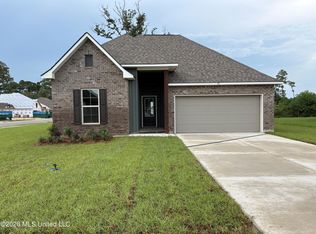 19 Red Oak Dr, Long Beach, MS 39560