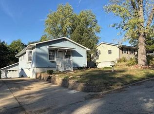 104 Madison Dr, Decatur, IL 62521