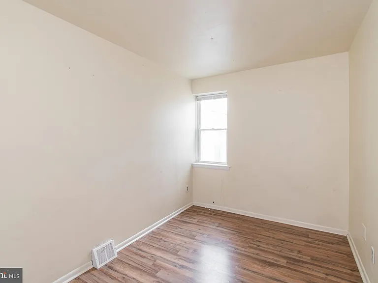 1635 Fontain St — Photo 19