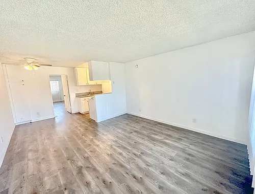711 Machado Dr #4 Photo 1