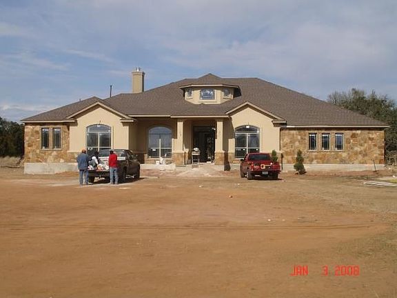 3rd image of 121 Oak Hollow Ct