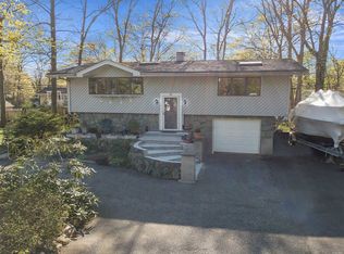 42 Shinbone Ln, Commack, NY 11725