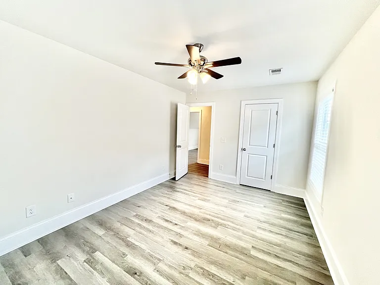 1102 Cavil Hollins Ct — Photo 32
