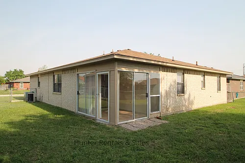 2804 Derby Dr Photo 1