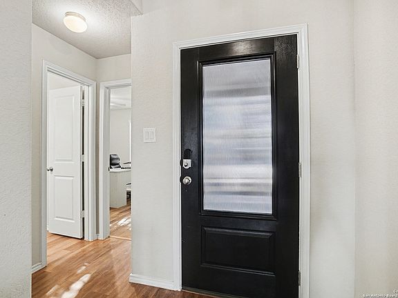 4th image of 238 Holland Park