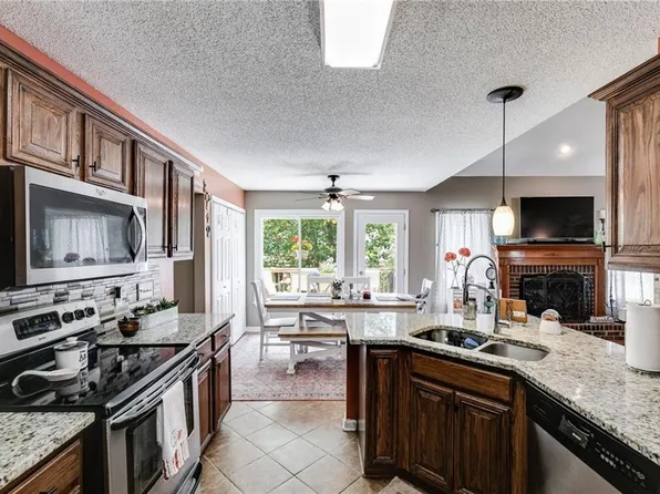70 Steeple Chase Trl, Dallas, GA 30132