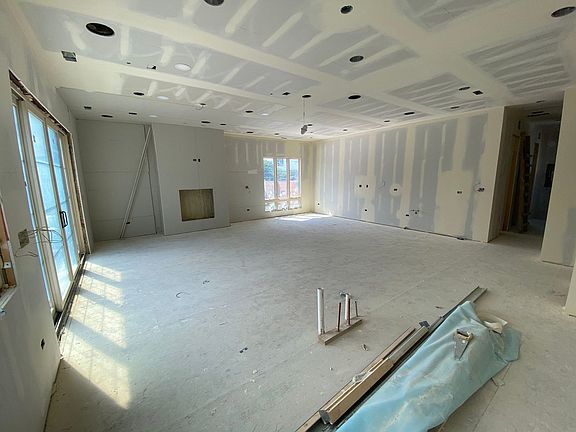 5th image of 2338 W Dickens Ave #3