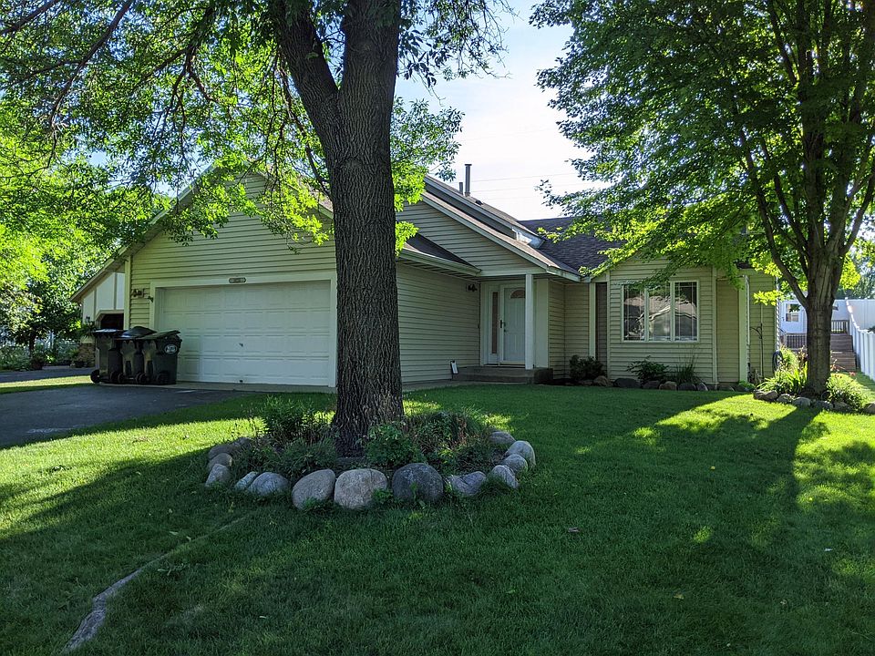 This charming home, in the heart of Rosemount, is available for rent.