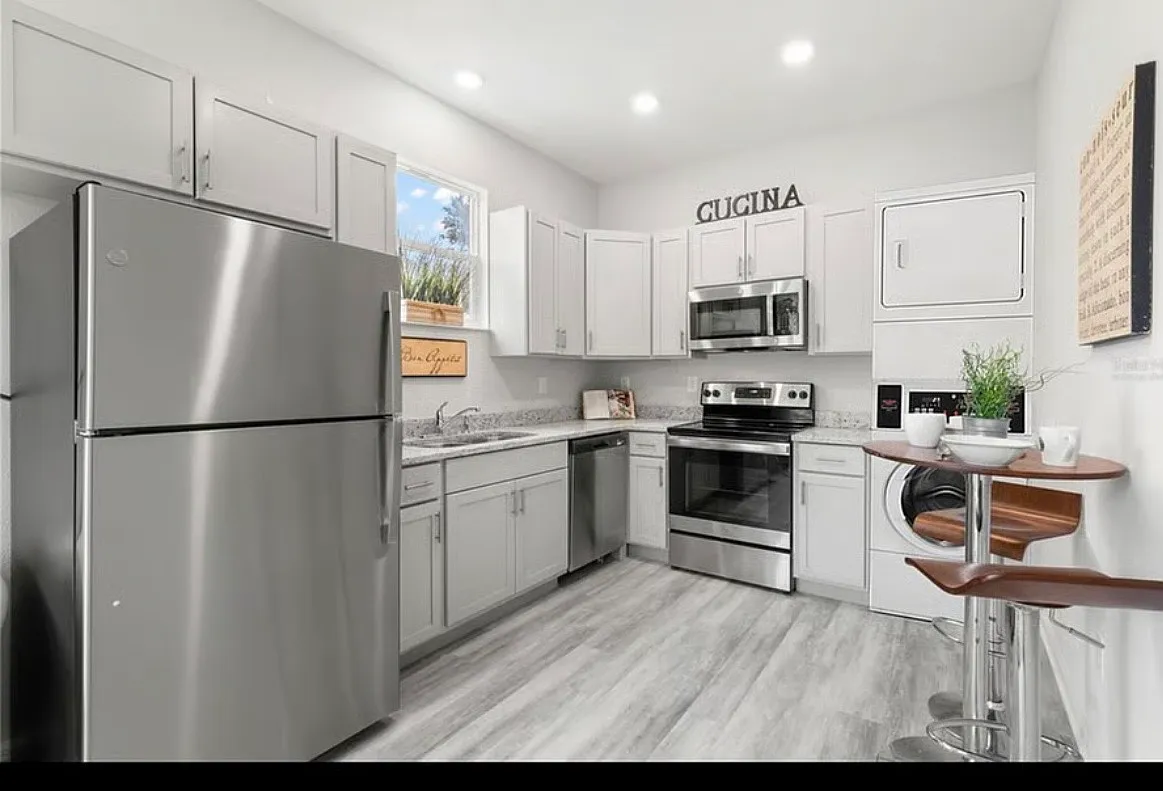 1 bed, $1,900 — Photo 2