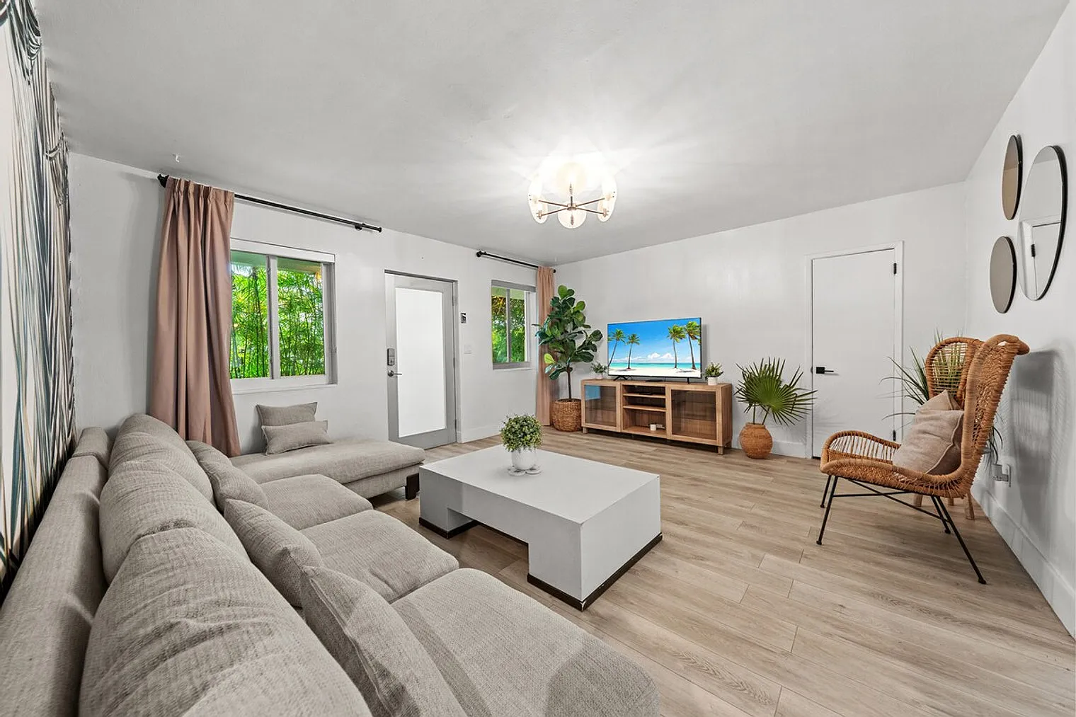 2 bed, 2.0 bath, 1097 sqft, $8,529 — Photo 3