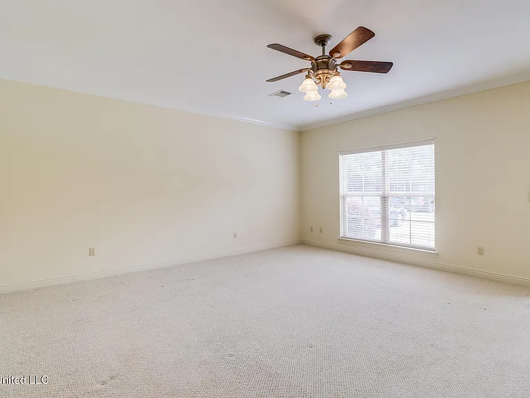 894 Jefferson Dr — Photo 16