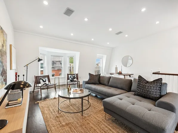 121 M St APT 3, South Boston, MA 02127