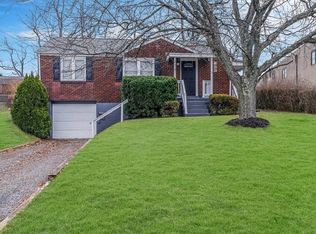 110 McMasters Dr, Monroeville, PA 15146