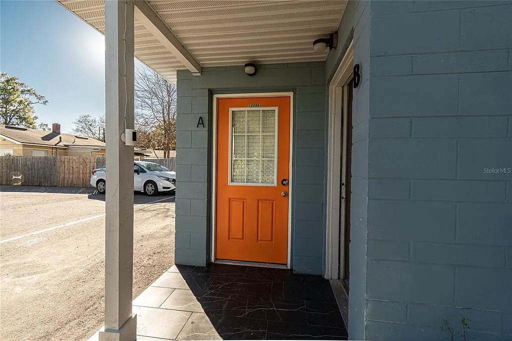 2 bed, 1.0 bath, 708 sqft, $1,995 — Photo 2