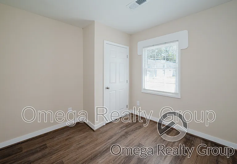 14 E Clay St — Photo 20