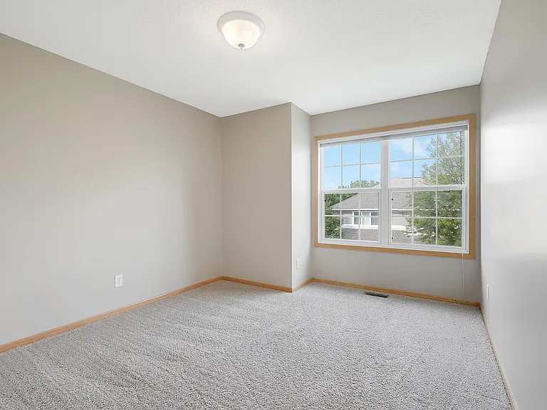 15564 Lilac Dr — Photo 17