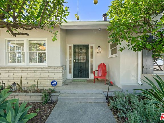4th image of 859 Cresthaven Dr