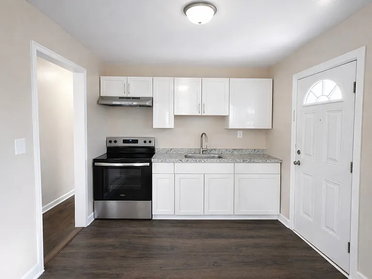 Kitchen alternate view