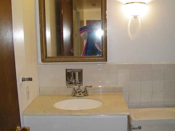 5th image of 582 Coach Light Ln #House