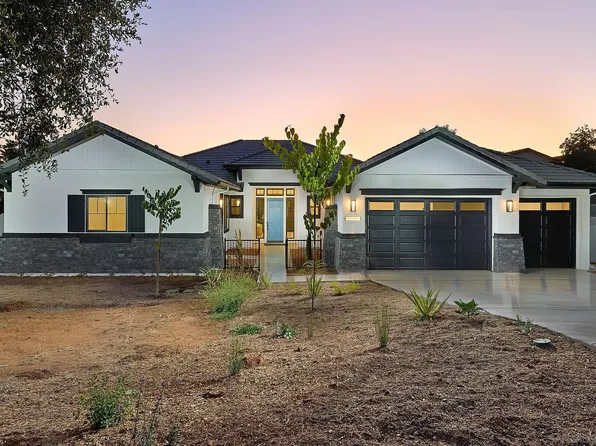 2745 Alexander Dr, Escondido, CA 92029