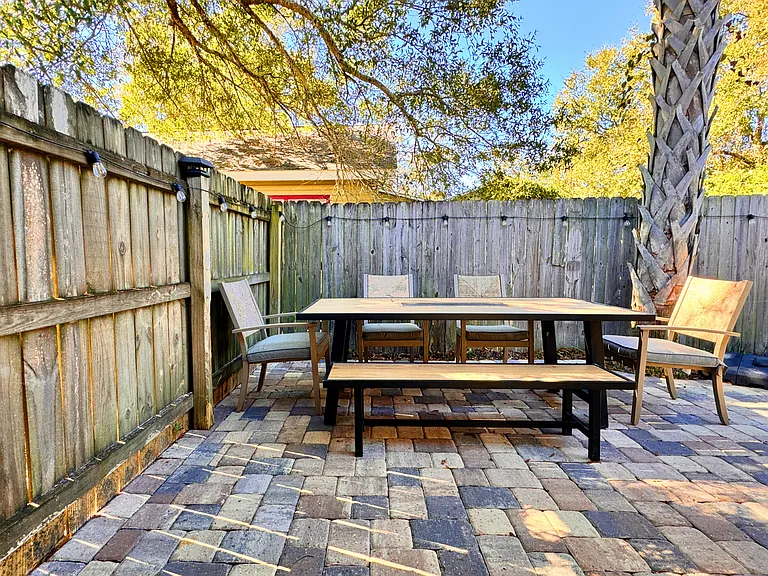 1666 W Intendencia St #B — Photo 33